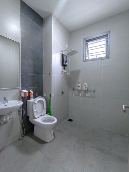 Cluster House for Sale in Taman Glenmarie (Johor Bahru) - Karl Lim - Bathroom - PropertyGuru.com.my