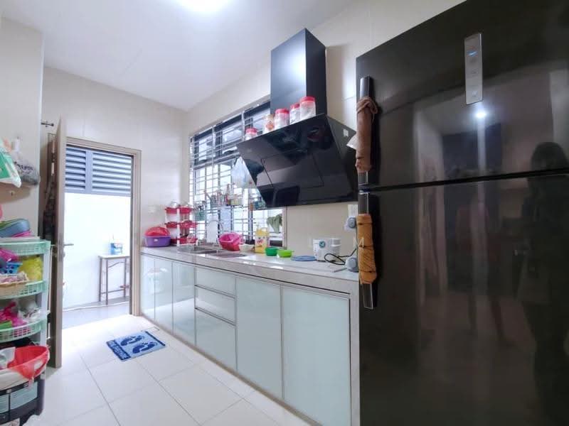 Cluster House for Sale in Taman Glenmarie (Johor Bahru) - Karl Lim - Kitchen - PropertyGuru.com.my