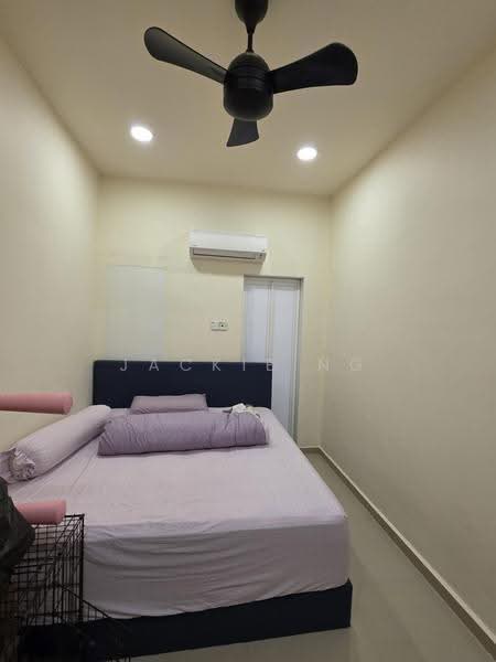 2-storey Terraced House for Sale in Bandar Damai Perdana (Cheras) - Jackie Ng - Bedroom at Downstair - PropertyGuru.com.my