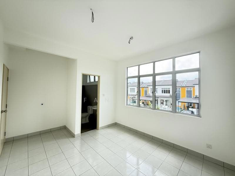 2-storey Terraced House for Rent in Rawang (Selangor) - Tiffany Yang - Bedroom - PropertyGuru.com.my