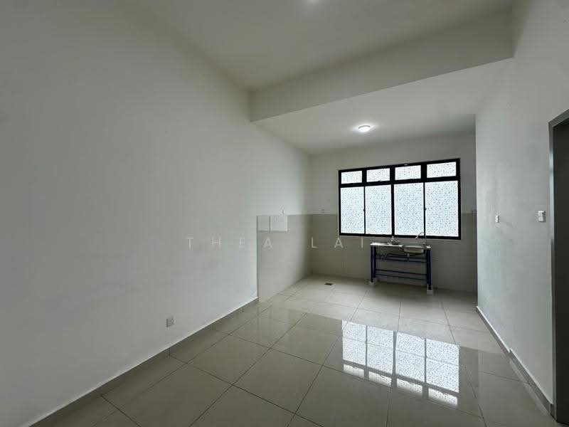 Terraced House for Rent in Bandar Putra Kulai (Kulai) - Thea Lai - Kitchen - PropertyGuru.com.my