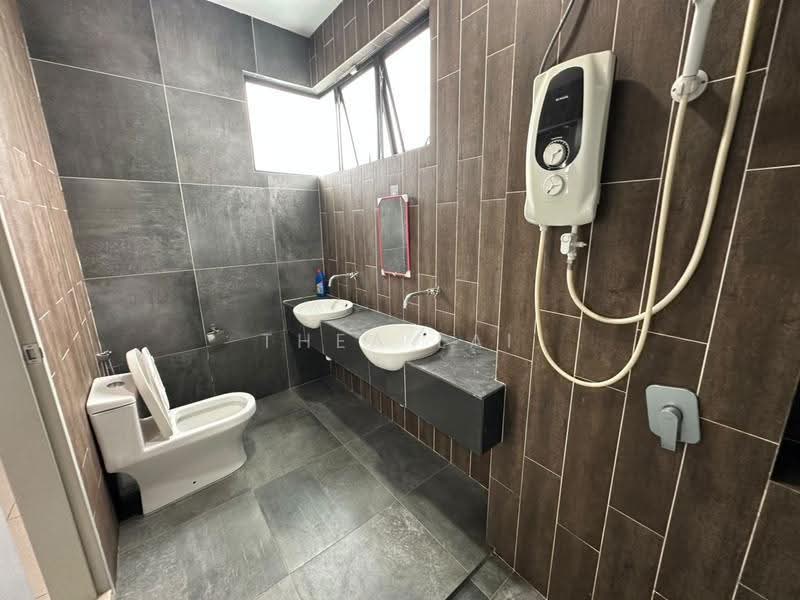 Terraced House for Rent in Bandar Putra Kulai (Kulai) - Thea Lai - Bathroom - PropertyGuru.com.my