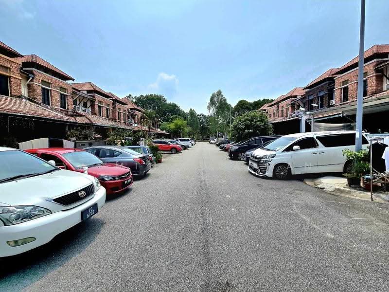 Rumah Teres 2-Tingkat untuk Dijual di Bandar Nusaputra (Puchong) - Yasmin Sulaiman - Exterior - PropertyGuru.com.my