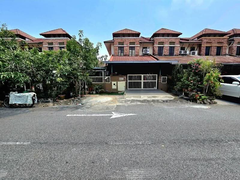 Rumah Teres 2-Tingkat untuk Dijual di Bandar Nusaputra (Puchong) - Yasmin Sulaiman - Exterior - PropertyGuru.com.my
