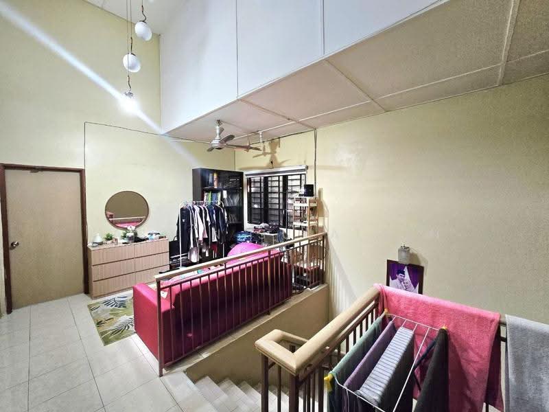 Rumah Teres 2-Tingkat untuk Dijual di Bandar Nusaputra (Puchong) - Yasmin Sulaiman - Living Room - PropertyGuru.com.my