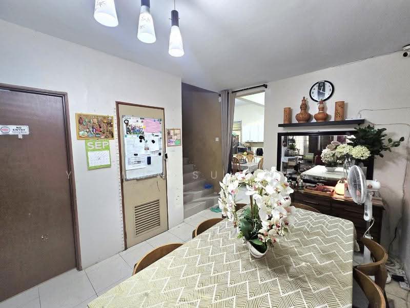 Rumah Teres 2-Tingkat untuk Dijual di Bandar Nusaputra (Puchong) - Yasmin Sulaiman - Dining Room - PropertyGuru.com.my