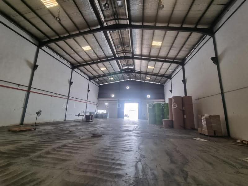 Gudang untuk Disewa di Taman Bukit Serdang (Seri Kembangan) - Alfred Long - Interior - PropertyGuru.com.my