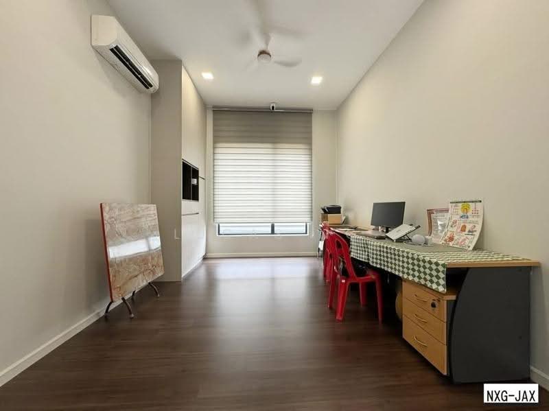 Semi-Detached House for Sale in Bandar Rimbayu (Telok Panglima Garang) - Lucas Ng - Study - PropertyGuru.com.my
