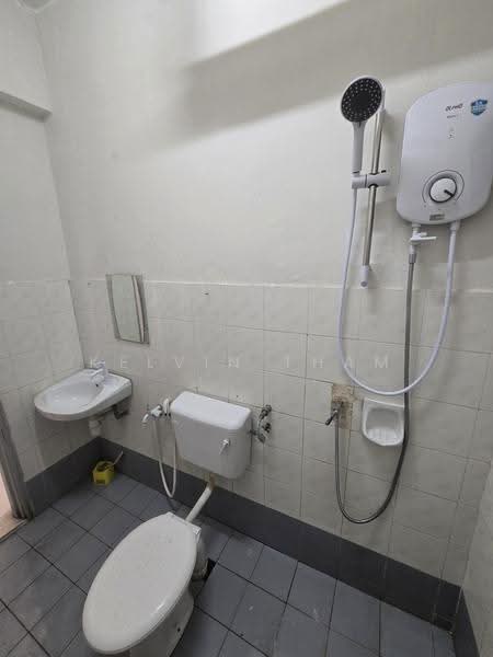 Apartment for Rent at Pangsapuri Jati 2 - Kelvin Tham - Bathroom - PropertyGuru.com.my