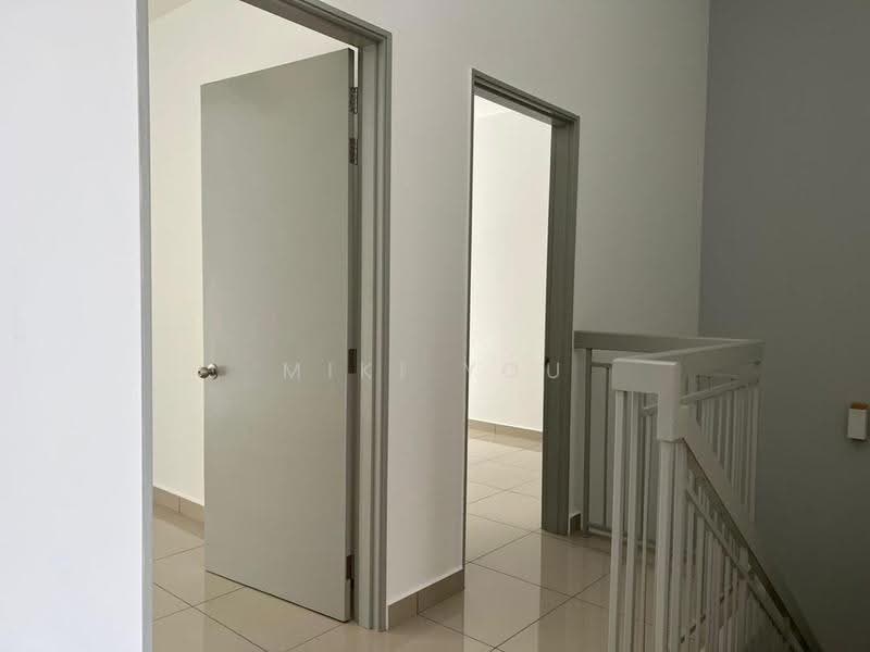 Rumah Teres 2-Tingkat untuk Disewa di Bandar Rimbayu (Telok Panglima Garang) - Miki You - Corridor - PropertyGuru.com.my