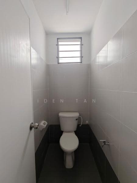 Kedai untuk Dijual di Taman Pulai Indah (Johor Bahru) - Iden Tan - Bathroom - PropertyGuru.com.my