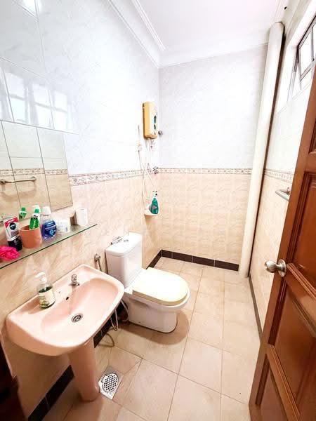 Bungalow House for Sale in Bukit Rahman Putra (Sungai Buloh) - Weng Tan - Bathroom - PropertyGuru.com.my