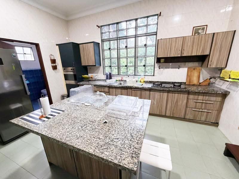 Bungalow House for Sale in Bukit Rahman Putra (Sungai Buloh) - Weng Tan - Kitchen - PropertyGuru.com.my