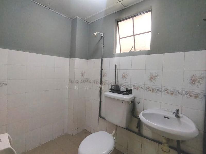 Pangsapuri untuk Dijual di Menara Orkid - Lyna Kamil - Bathroom - PropertyGuru.com.my