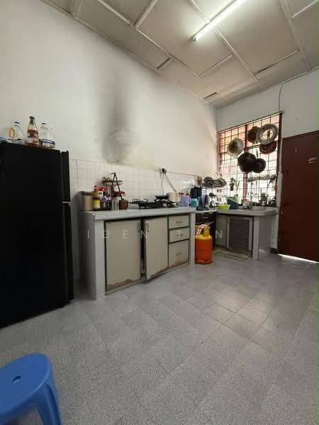 1-storey Terraced House for Sale in Taman Ungku Tun Aminah (Skudai) - Iden Tan - Kitchen - PropertyGuru.com.my