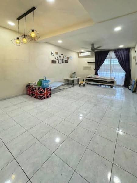 2-storey Terraced House for Sale in Bandar Putra Kulai (Kulai) - Iden Tan - Living Room - PropertyGuru.com.my