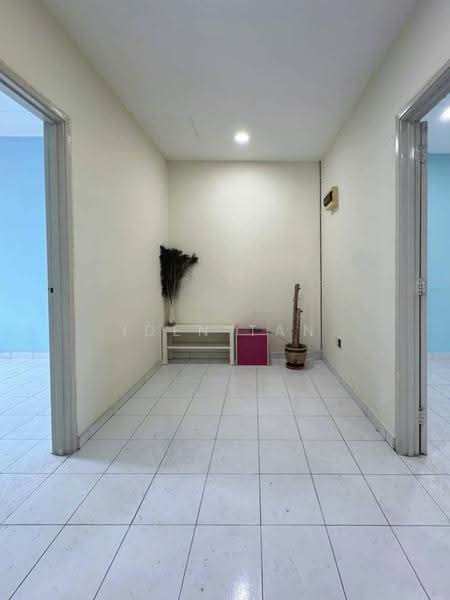 2-storey Terraced House for Sale in Bandar Putra Kulai (Kulai) - Iden Tan - Corridor - PropertyGuru.com.my