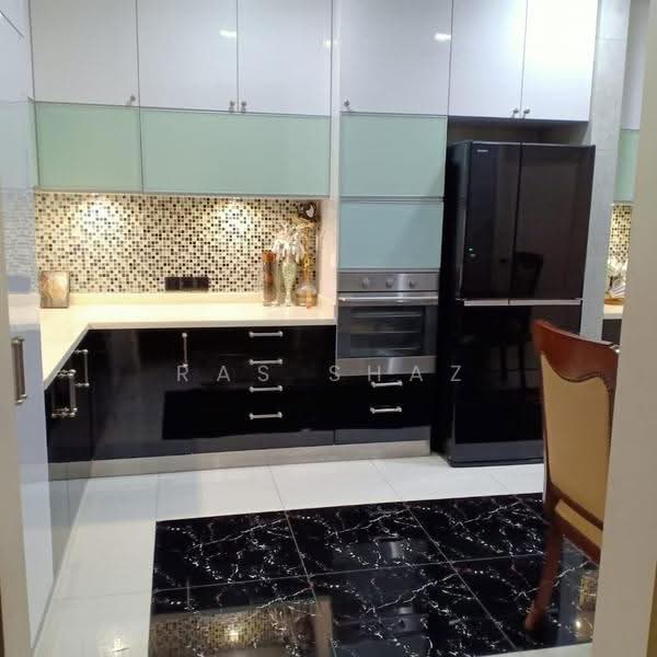 Semi-Detached House for Sale in Seksyen 7 (Shah Alam) - Ras Shaz - Kitchen - PropertyGuru.com.my