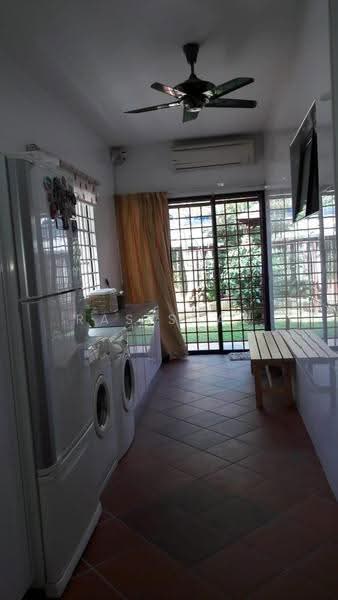 Semi-Detached House for Sale in Seksyen 7 (Shah Alam) - Ras Shaz - Kitchen - PropertyGuru.com.my
