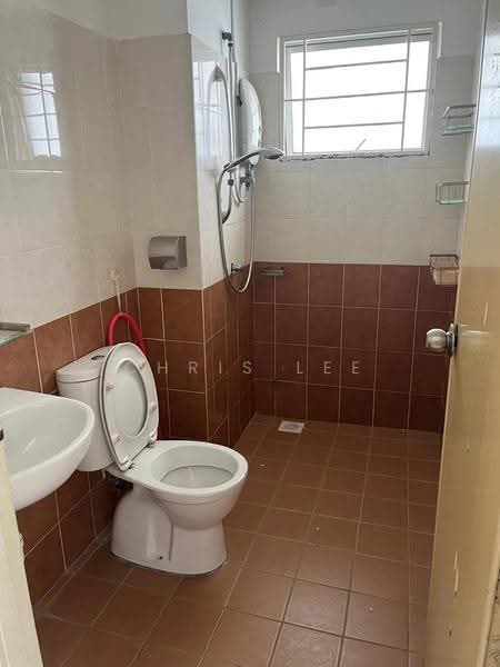 Kondominium untuk Disewa di Pearl Avenue - Chris Lee - Bathroom - PropertyGuru.com.my