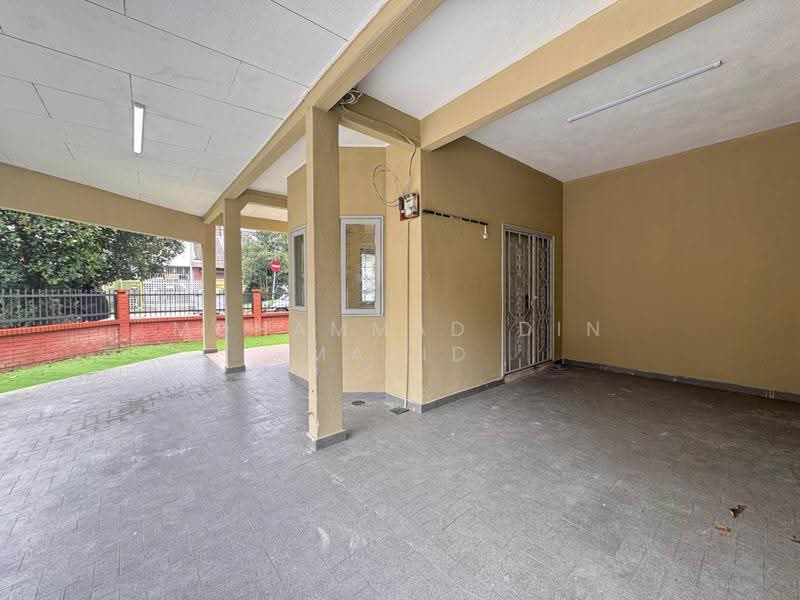 2-storey Terraced House for Sale in Kampung Tunku (Petaling Jaya) - Mohammad Din Majid - Exterior - PropertyGuru.com.my