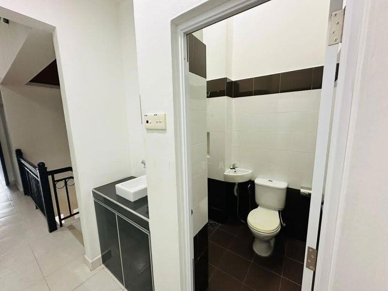 2-storey Terraced House for Sale in Johor Bahru (Johor) - Win Tan - Bathroom - PropertyGuru.com.my