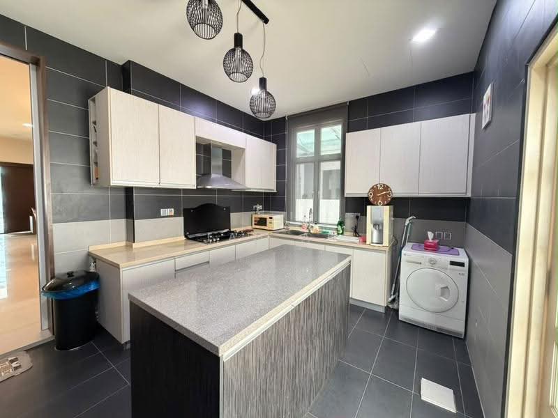Rumah Berkembar untuk Dijual di Setia Tropika (Johor Bahru) - JAN AU - Kitchen - PropertyGuru.com.my