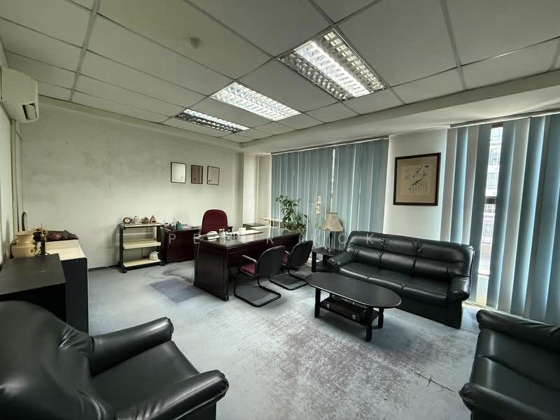 Pejabat untuk Disewa di Taman Mayang (Petaling Jaya) - Peter Kok - Executive, Front Room - PropertyGuru.com.my