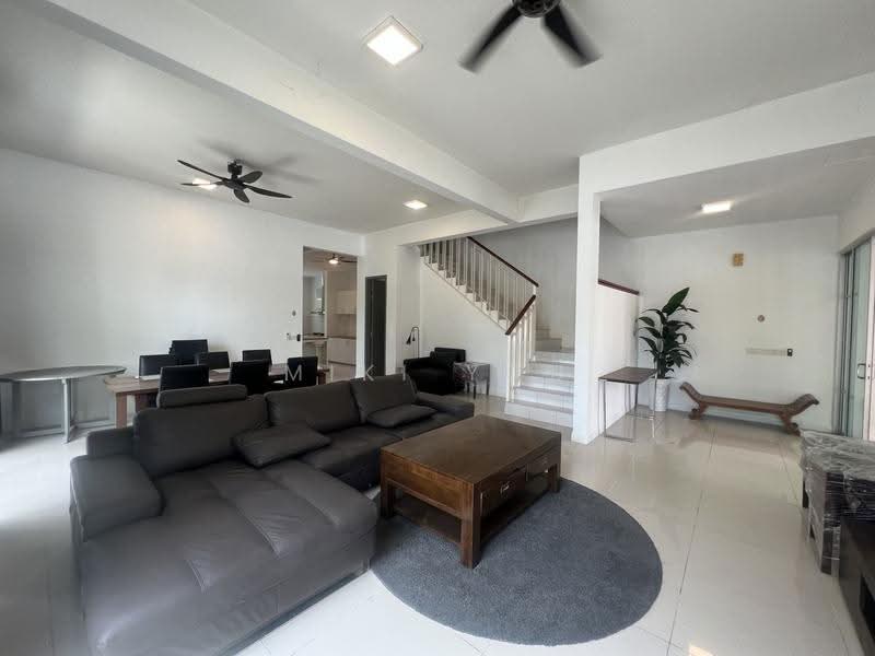 2-storey Terraced House for Rent in Bandar Saujana Putra (Tanjong Duabelas) - Miki You - Living Room - PropertyGuru.com.my