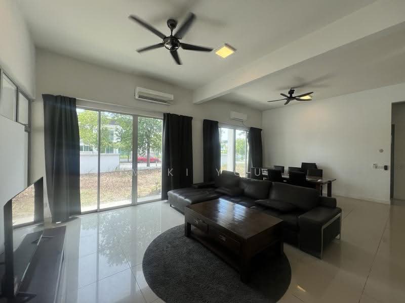 2-storey Terraced House for Rent in Bandar Saujana Putra (Tanjong Duabelas) - Miki You - Living Room - PropertyGuru.com.my