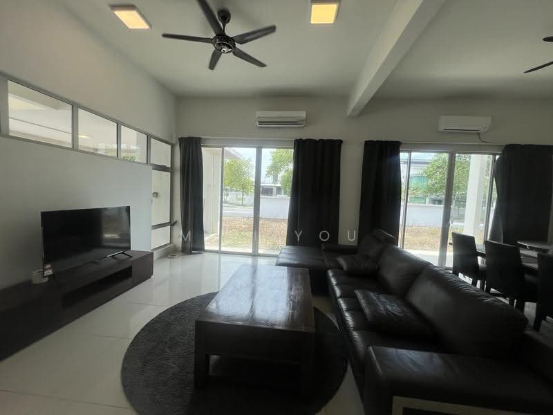 2-storey Terraced House for Rent in Bandar Saujana Putra (Tanjong Duabelas) - Miki You - Living Room - PropertyGuru.com.my