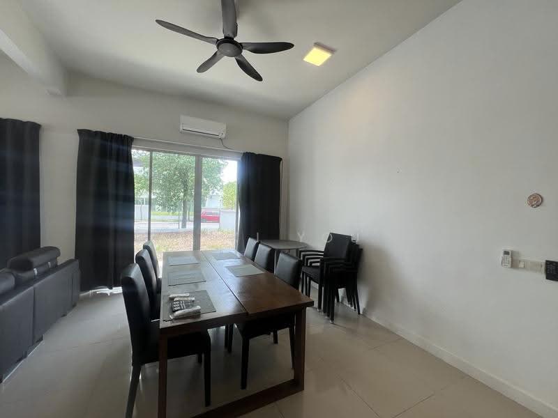 2-storey Terraced House for Rent in Bandar Saujana Putra (Tanjong Duabelas) - Miki You - Dining Room - PropertyGuru.com.my