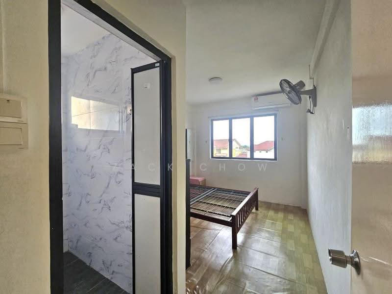 Pangsapuri untuk Dijual di Sri Delima - Zack Chow - Bedroom - PropertyGuru.com.my
