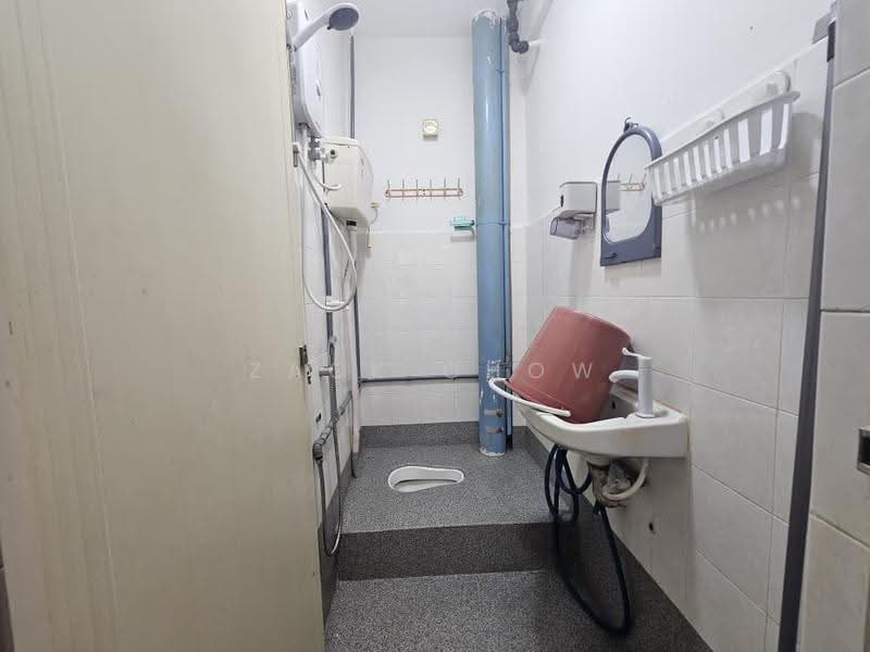 Pangsapuri untuk Dijual di Sri Delima - Zack Chow - Bathroom - PropertyGuru.com.my