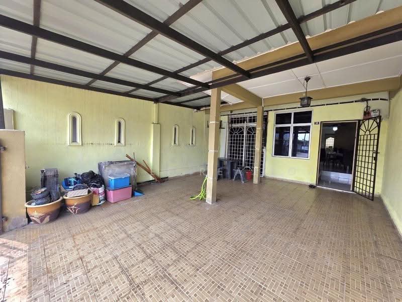 2-storey Terraced House for Sale in Bandar Rinching Seksyen 4 (Semenyih) - Maznee Realtor - Exterior - PropertyGuru.com.my