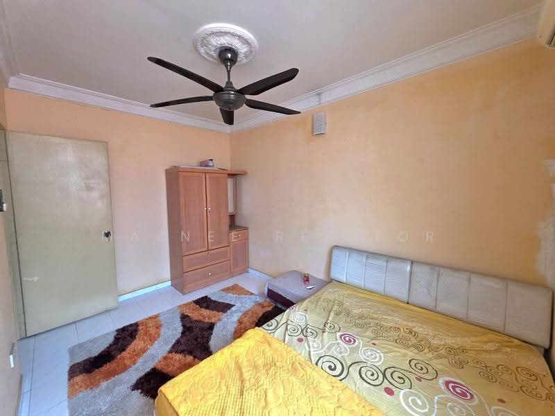 2-storey Terraced House for Sale in Bandar Rinching Seksyen 4 (Semenyih) - Maznee Realtor - Bedroom - PropertyGuru.com.my