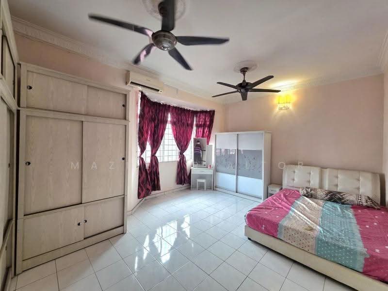 2-storey Terraced House for Sale in Bandar Rinching Seksyen 4 (Semenyih) - Maznee Realtor - Bedroom - PropertyGuru.com.my