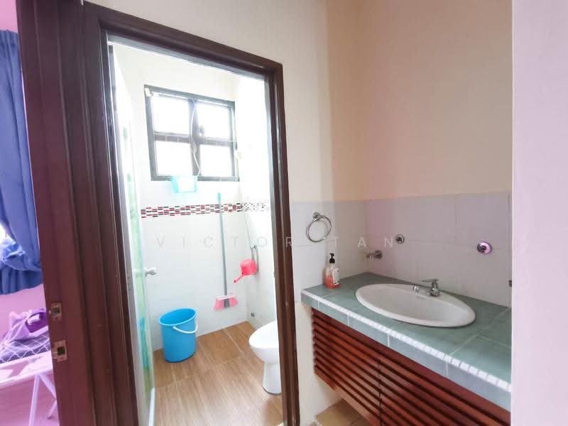 Rumah Teres 2-Tingkat untuk Dijual di Taman Perling (Perling) - Victor Tan - Bathroom - PropertyGuru.com.my