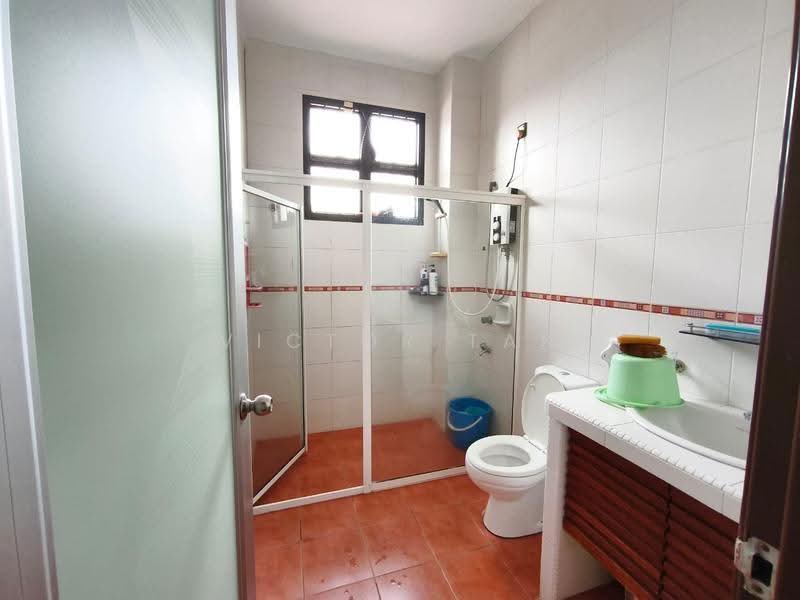 Rumah Teres 2-Tingkat untuk Dijual di Taman Perling (Perling) - Victor Tan - Bathroom - PropertyGuru.com.my