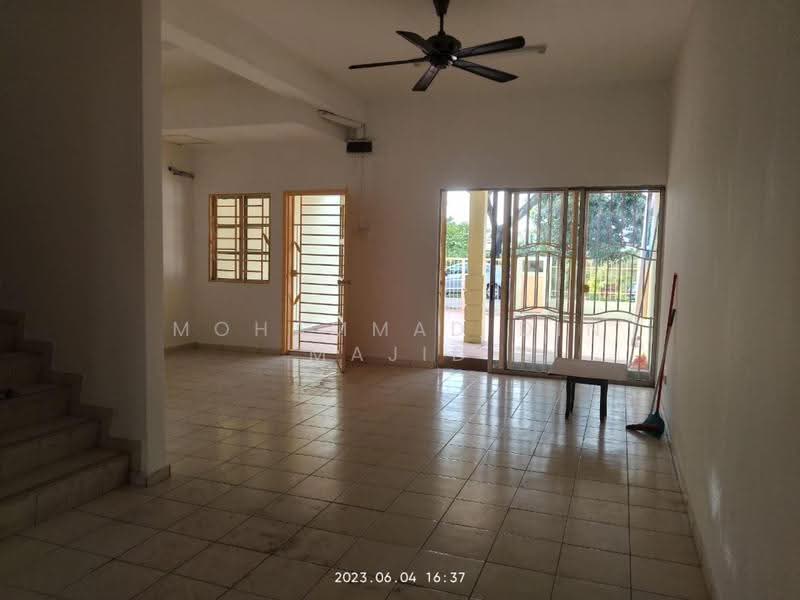 Rumah Teres 2-Tingkat untuk Dijual di Bandar Puteri Klang (Klang) - Mohammad Din Majid - Living Room - PropertyGuru.com.my