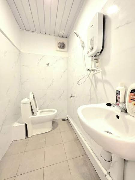 Shop / Office for Sale in Pulau Tikus (George Town) - Lynda Chan - Bathroom - PropertyGuru.com.my