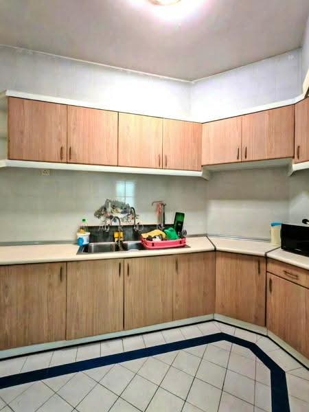 Kondominium untuk Dijual di Marina Tower (Ratu Mutiara) - Sharon Ong - Kitchen - PropertyGuru.com.my