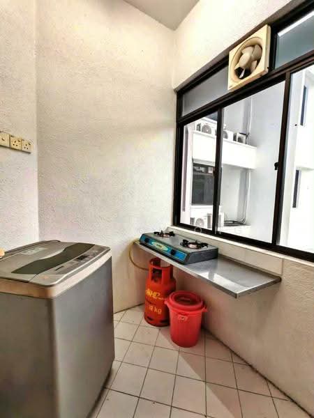 Kondominium untuk Dijual di Marina Tower (Ratu Mutiara) - Sharon Ong - Balcony - PropertyGuru.com.my