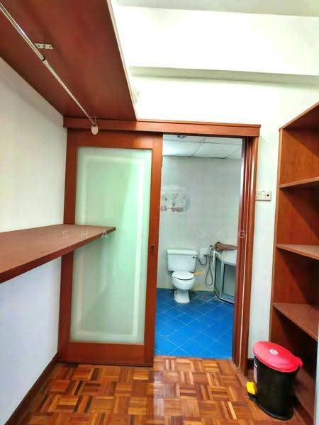 Kondominium untuk Dijual di Marina Tower (Ratu Mutiara) - Sharon Ong - Bathroom - PropertyGuru.com.my