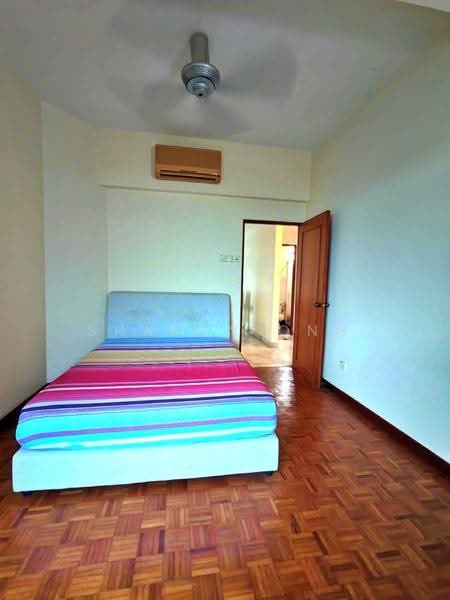Kondominium untuk Dijual di Marina Tower (Ratu Mutiara) - Sharon Ong - Bedroom - PropertyGuru.com.my