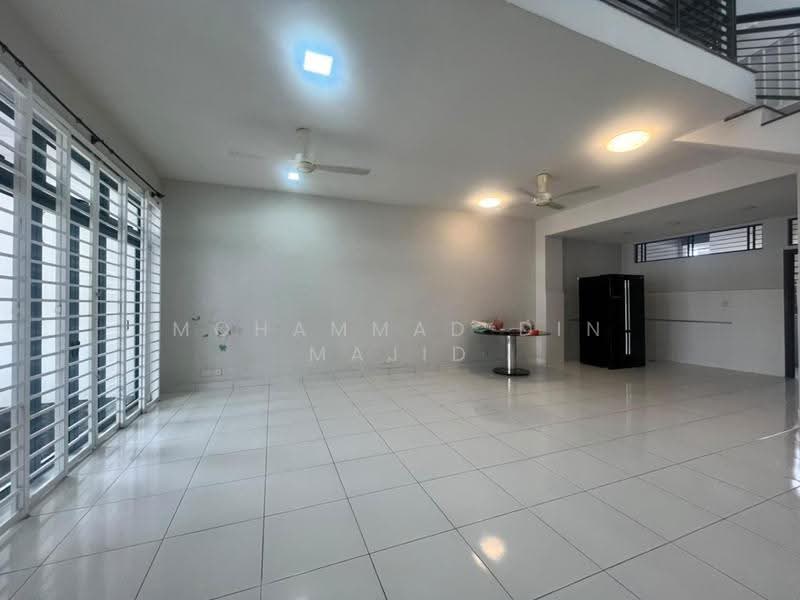 Rumah Teres 2-Tingkat untuk Dijual di Denai Alam (Shah Alam) - Mohammad Din Majid - Living Room - PropertyGuru.com.my