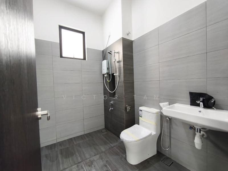 2-storey Terraced House for Rent in Taman Impian Emas (Skudai) - Victor Tan - Bathroom - PropertyGuru.com.my