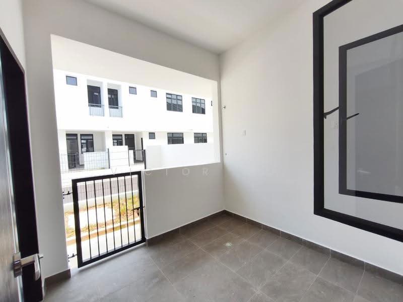 2-storey Terraced House for Rent in Taman Impian Emas (Skudai) - Victor Tan - Balcony - PropertyGuru.com.my