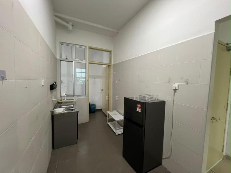 Apartment for Rent at Seri Molek Perdana - Ang Wee Meng - Kitchen - PropertyGuru.com.my