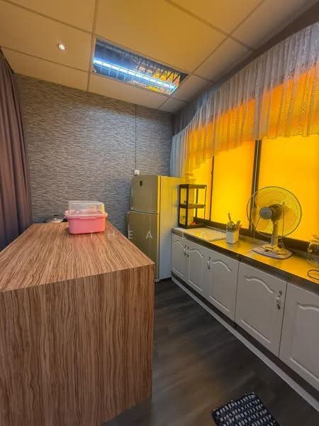 Kedai / Pejabat untuk Disewa di Taman Ungku Tun Aminah (Skudai) - Thea Lai - Kitchen - PropertyGuru.com.my